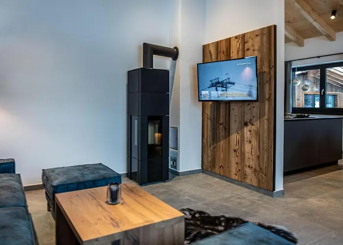 In Wald Near Krimml Waterfalls 瓦尔德平古